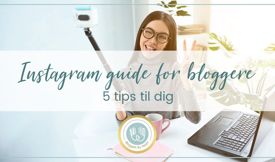 blogger laver selfie efter at have læst en instagramguide for bloggere
